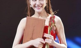 娱乐圈吃瓜迪丽热巴,甜蜜与争议交织的星光之路