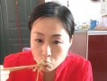 娱乐吃瓜酱遇到对的人,娱乐吃瓜酱邂逅命中注定的爱情奇遇